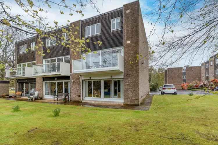3 Bedroom Townhouse for Sale in Bearsden