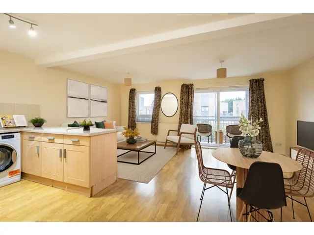 2 bedroom flat  for sale