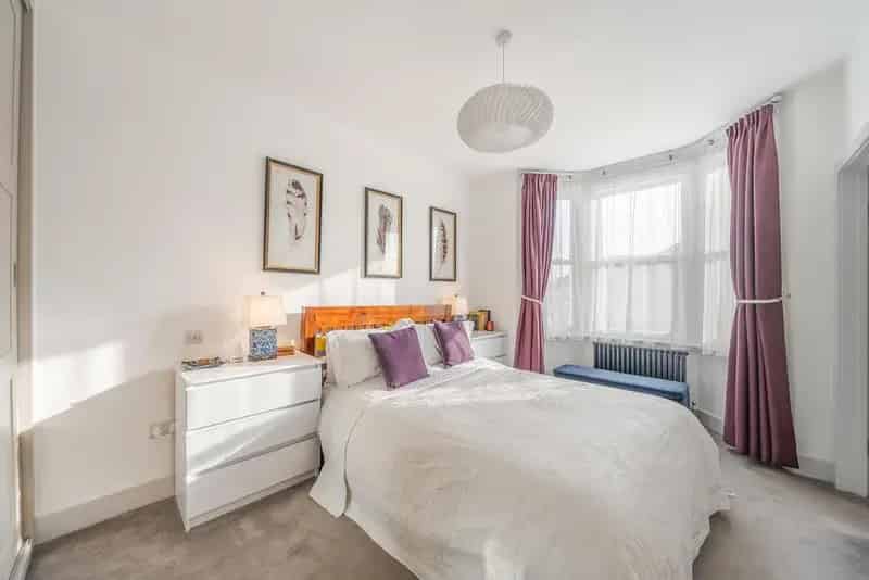 Four Bedroom Period House Near Earlsfield and Tooting Broadway