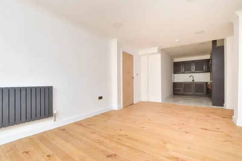 2 Bedroom Apartment for Sale in Purley