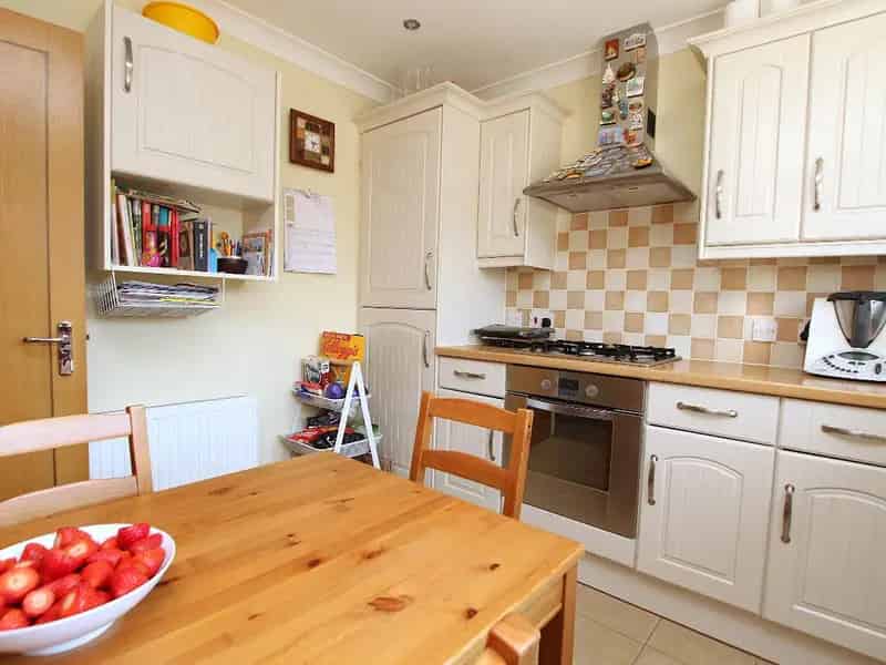 2 Bed Semi-Detached House for Sale Near Parks and Schools