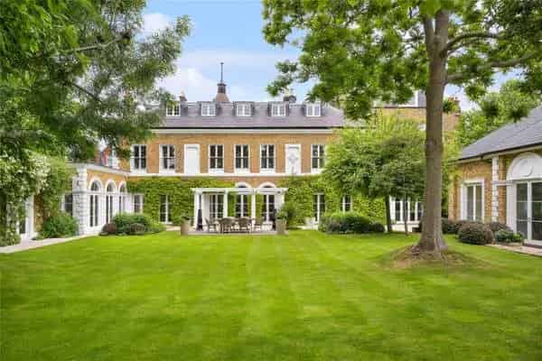 Luxury Mansion in Fulham Parsons Green with Indoor Pool and Private Gardens