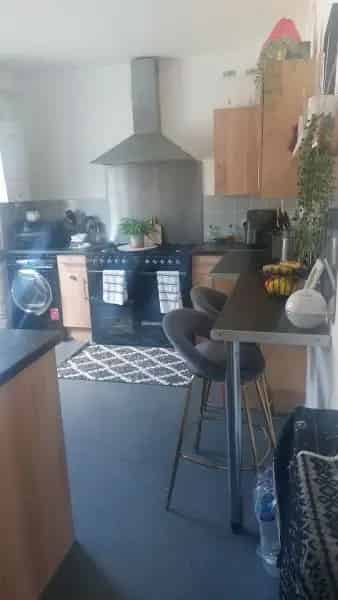 Three Bed House Large Garden Good Transport Links