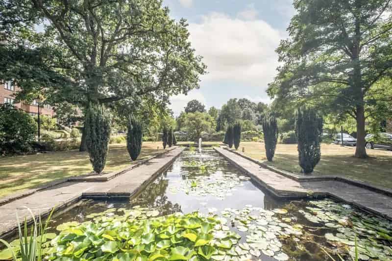 3 Bedroom Flat for Sale in Manor Fields Putney