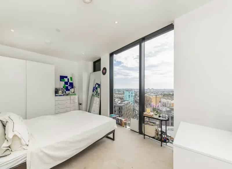 2-Bedroom Apartment South London Views En-Suite