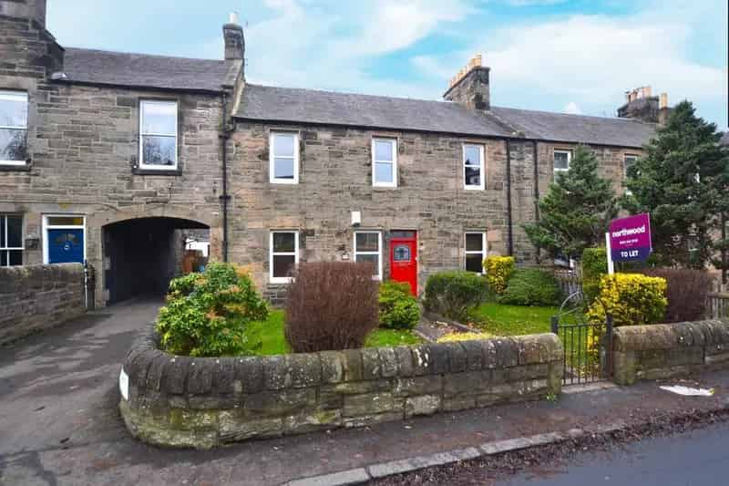 3 bedroom ground floor flat to rent