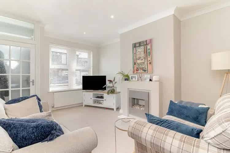 2 Bed Property for Sale