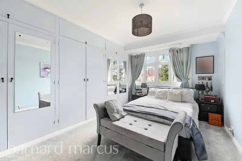 Family Home with Home Studio and Loft Room