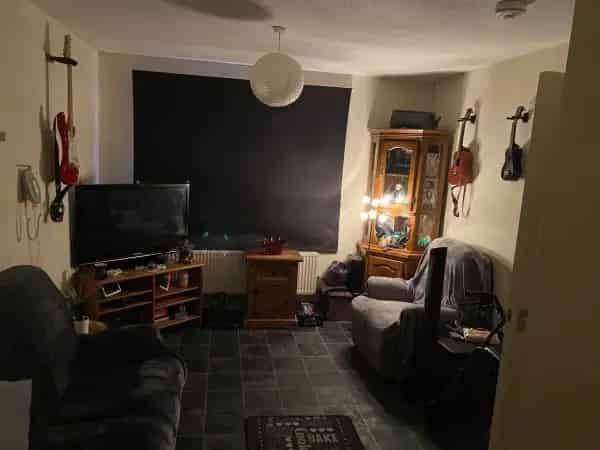 One Bedroom Bungalow in Brierley Hill with Communal Garden and Dog Friendly