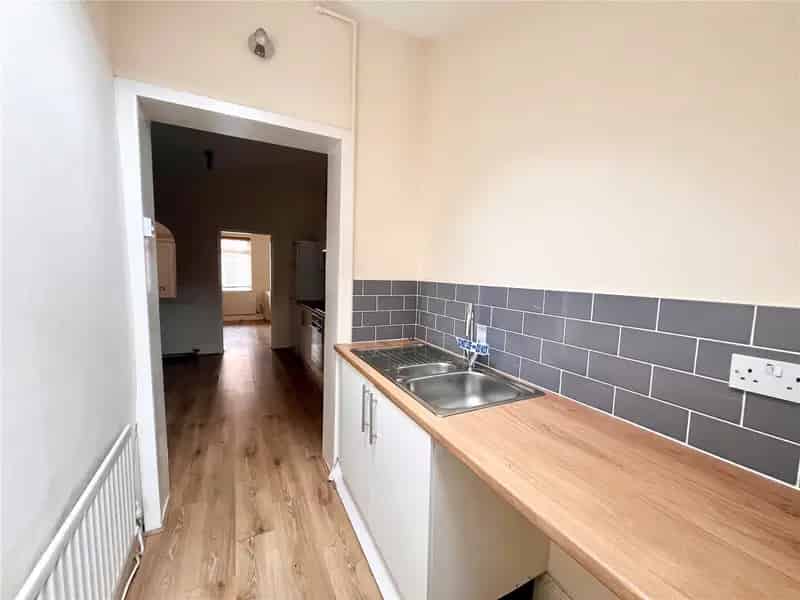 Two Bedroom Mid Terraced House Near Macclesfield Train Station