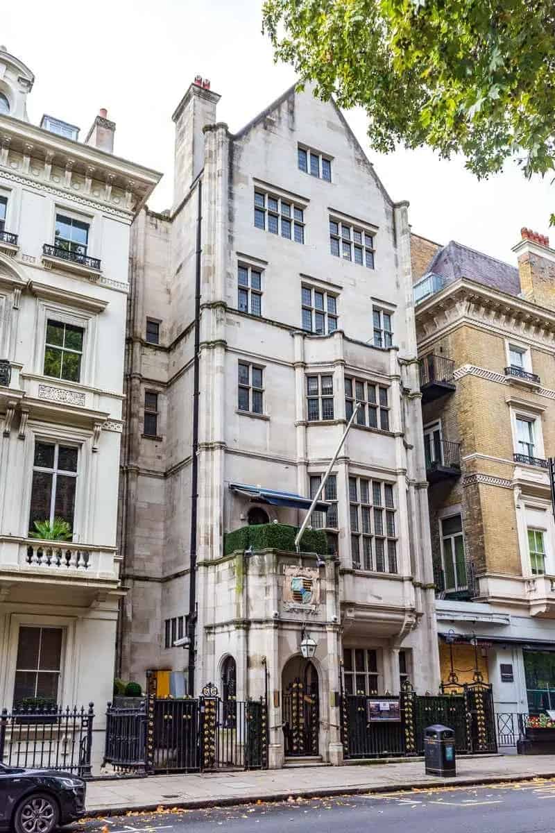Grade II Listed Victorian Townhouse Kensington Freehold