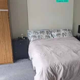 1 Room Studio Flat 29m2 London High Ceilings Quiet Road