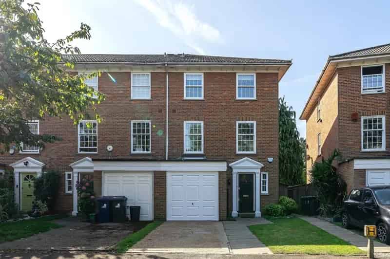 4 Bedroom End of Terrace House for Sale Near Ealing Broadway