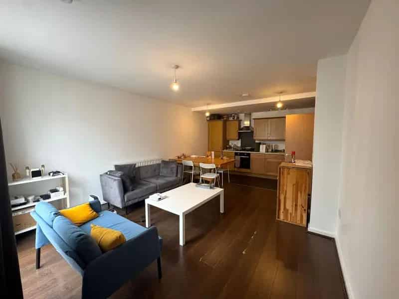 2 Bedroom Apartment House to Rent