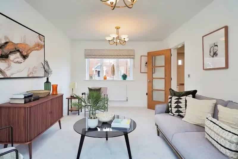 3 Bedroom Detached House in Oakwood Grove