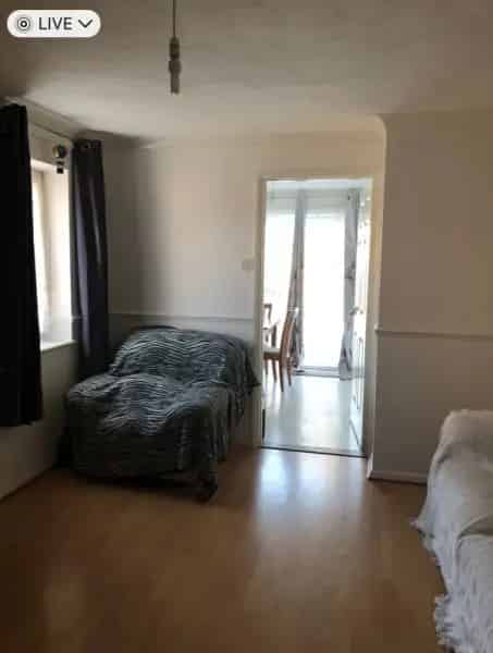 Semi Detached House Near Essex Train Station