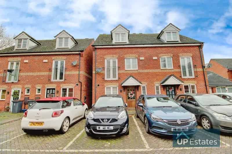 4 Bedroom Semi-Detached House for Sale
