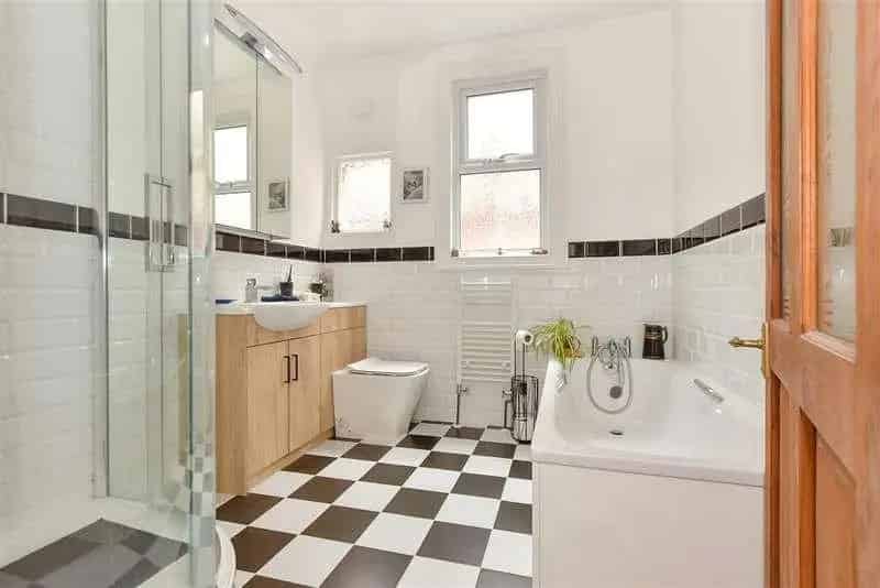 2 Bed Flat for Sale in Walthamstow