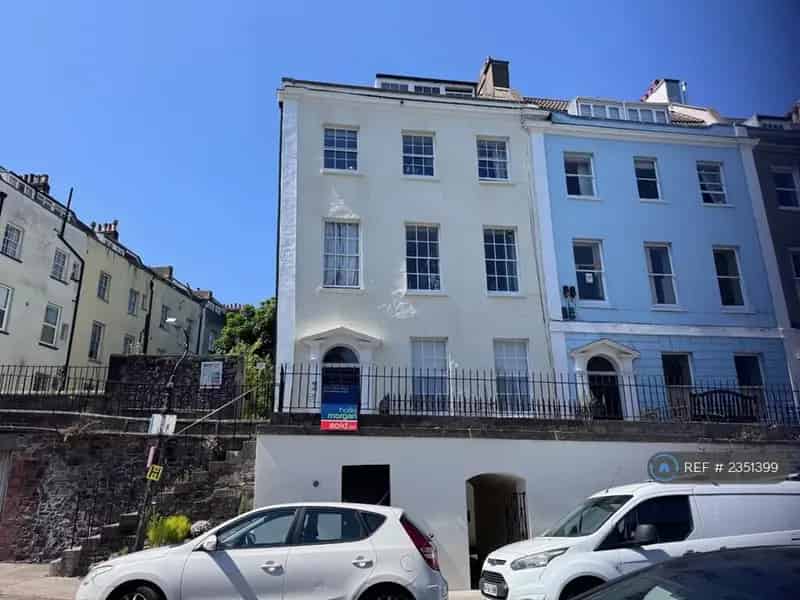 4 Bedroom Flat in Clifton - Students Professionals Welcome