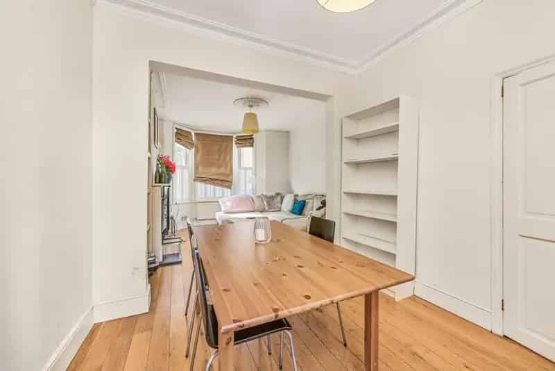 Spacious Period House Near King George's Park and Earlsfield Station