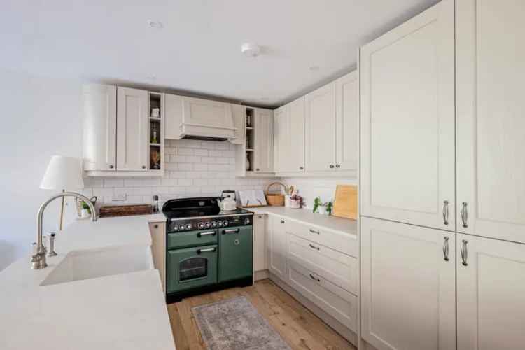 3 Bedroom Maisonette For Sale in Bath