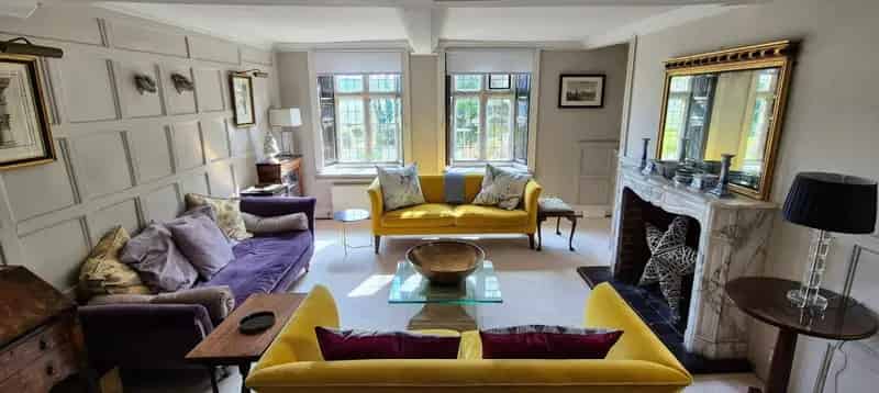 6 Bedroom Detached House for Sale