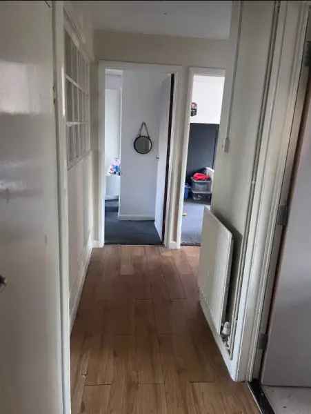 Flat For Rent in Eastleigh, England