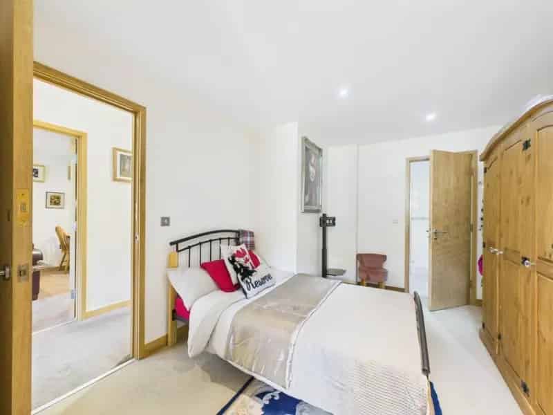 2 Bed Ground Floor Apartment Salts Mill Complex River Views