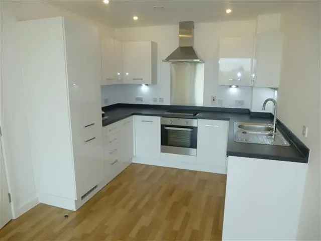 Luxury Central London Apartment  500+ Sqft Balcony Parking