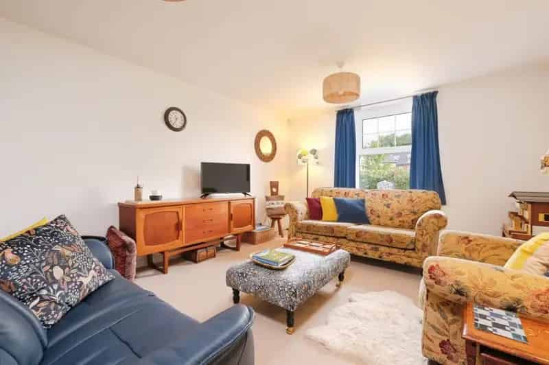 4 Bedroom Detached House with Open Views and Enclosed Garden