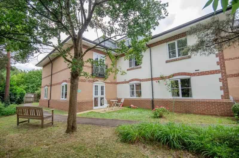 1 Bedroom Retirement Flat for Sale Downend