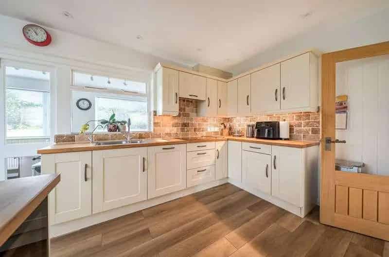 4 Bed Detached House for Sale