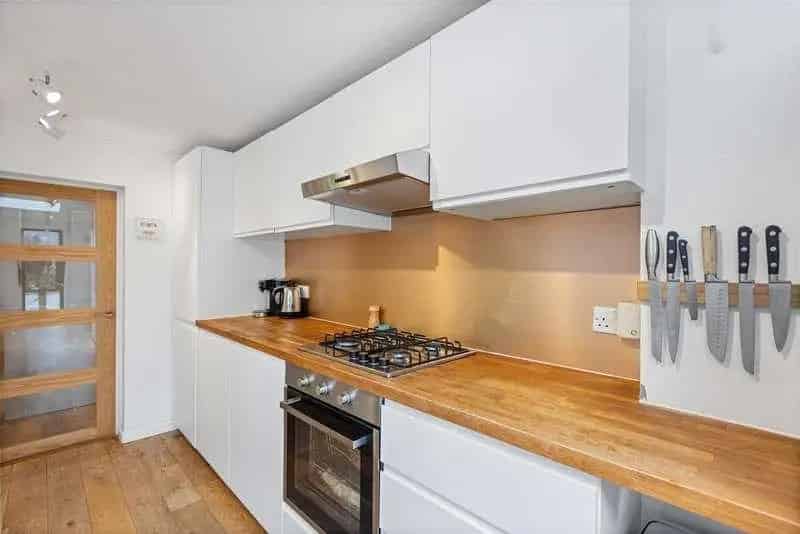 2 Bed Flat for Sale in Wimbledon Ministers Area