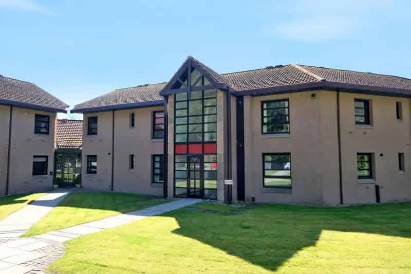 Flat For Rent , Inchmarlo, Scotland