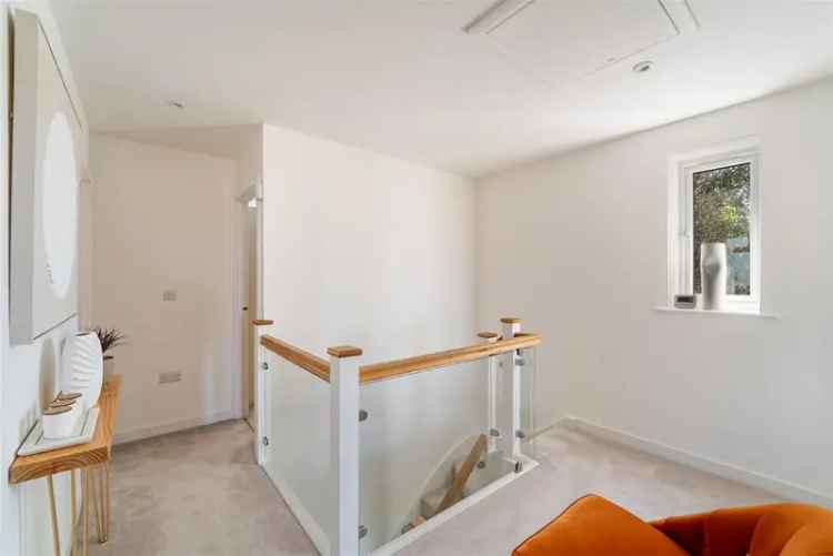 4 Bed Detached House for Sale