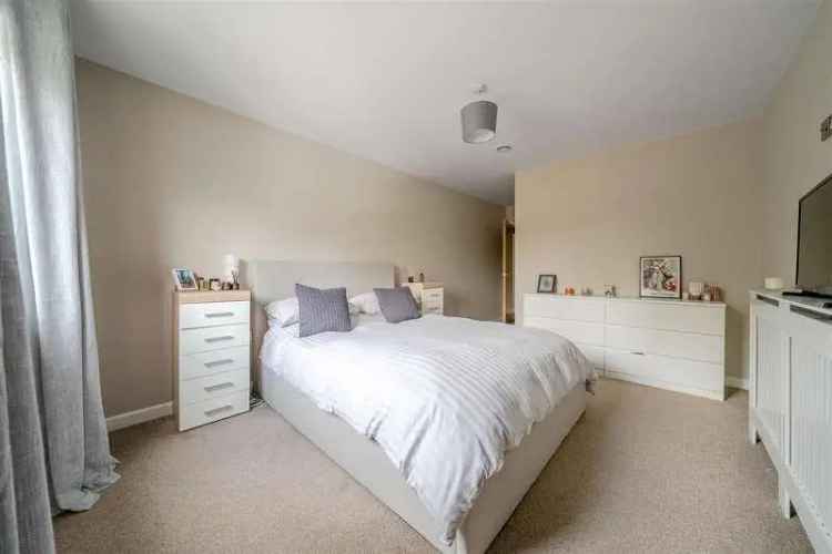 2 Bed Flat for Sale Fareham Modern Open Plan En Suite
