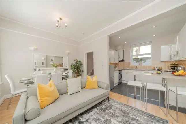 Flat for sale in Holland Street, London W8