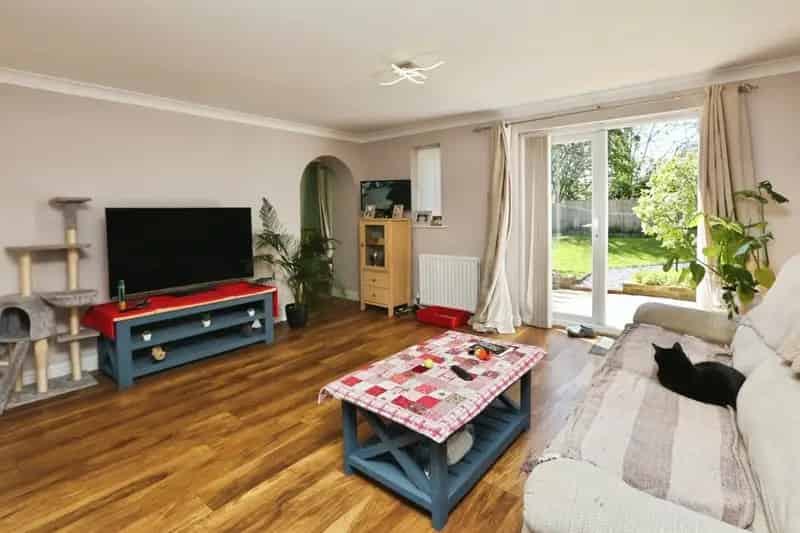 4 Bedroom Semi-Detached Family Home in Gosport