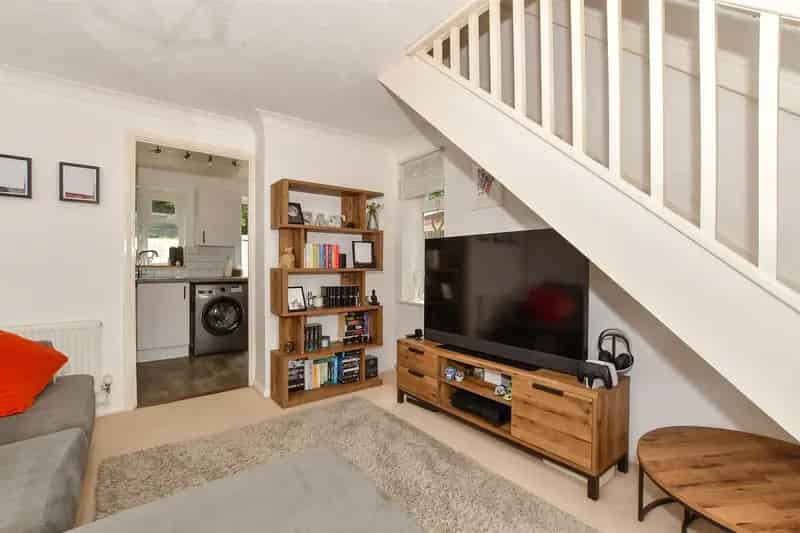 2 Bedroom End Terrace House for Sale