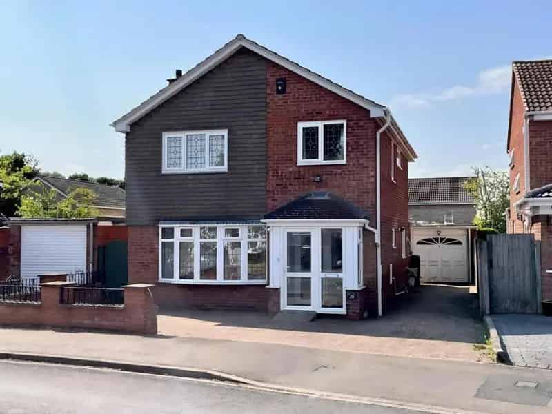 4 Bedroom Detached House for Sale in Walmley