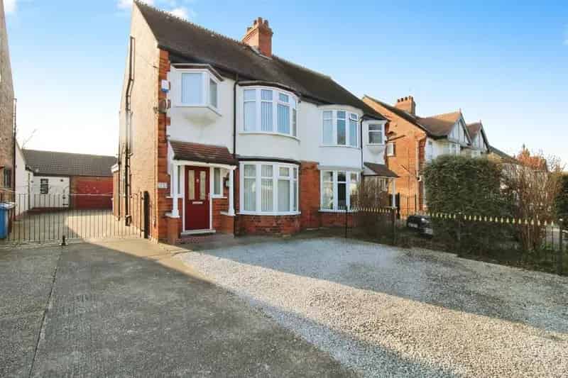 4 Bedroom Semi-Detached House for Sale