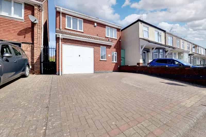 3 Bedroom Detached House For Sale