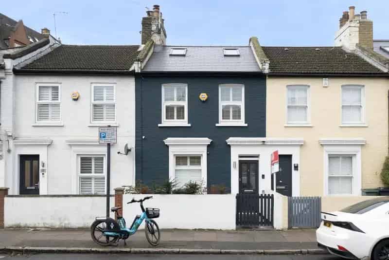 Two Bedroom Victorian Terrace House Near Clapham Junction