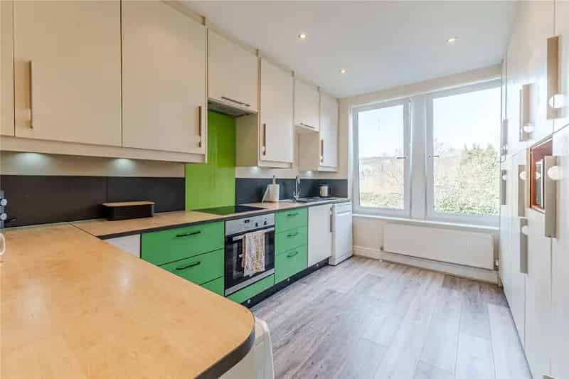 Victorian Apartment with Studio, Garden & Parking