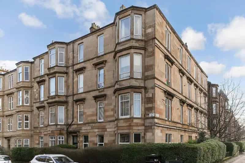 2 Bedroom Flat for Sale in Dennistoun Glasgow