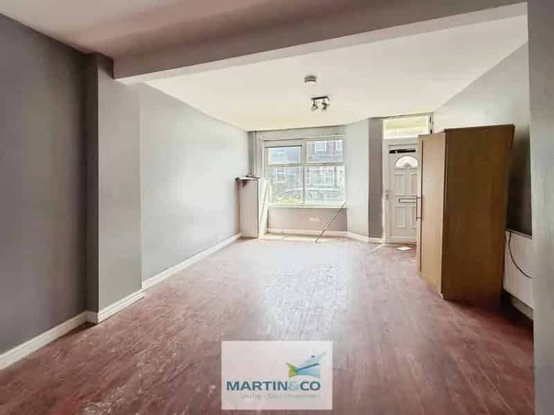 2 Bedroom Flat For Sale Near Retford Train Station