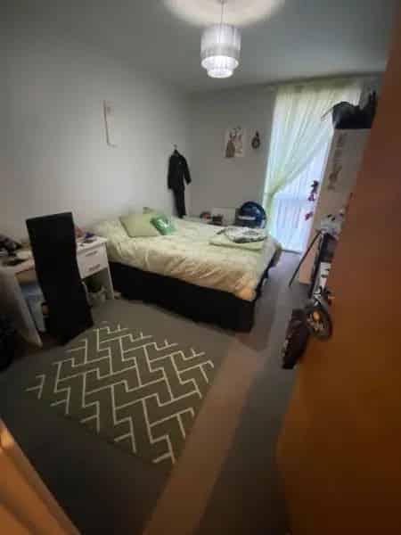 2 Bed Ground Floor Apartment Near Amenities
