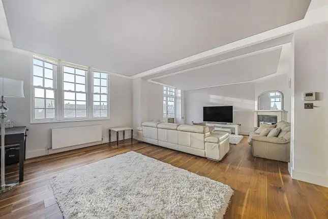 Penthouse for sale in Maida Vale, London W9