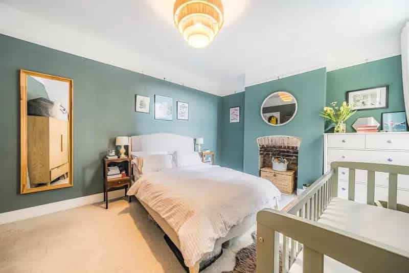 Charming 2-Bedroom Garden Maisonette