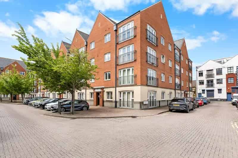 2 Bedroom Apartment for Sale - Chain Free